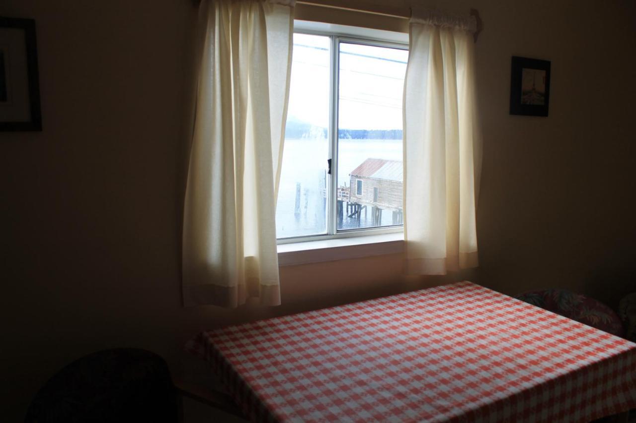 Orca Inn Alert Bay Exteriér fotografie